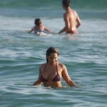 Flagra! Mulher Melão pelada na praia de nudismo de Abricó-RJ