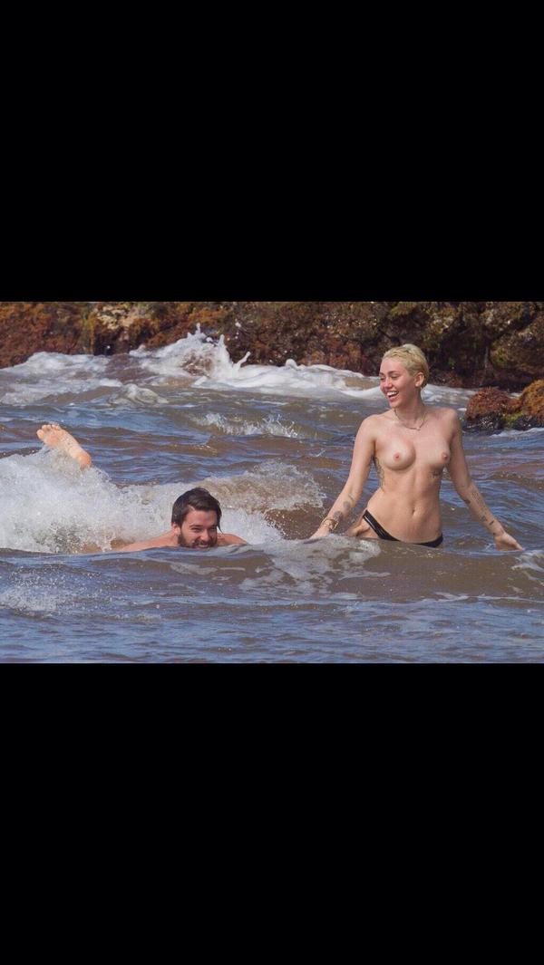 DLM7Yto Miley Cyrus caiu na net